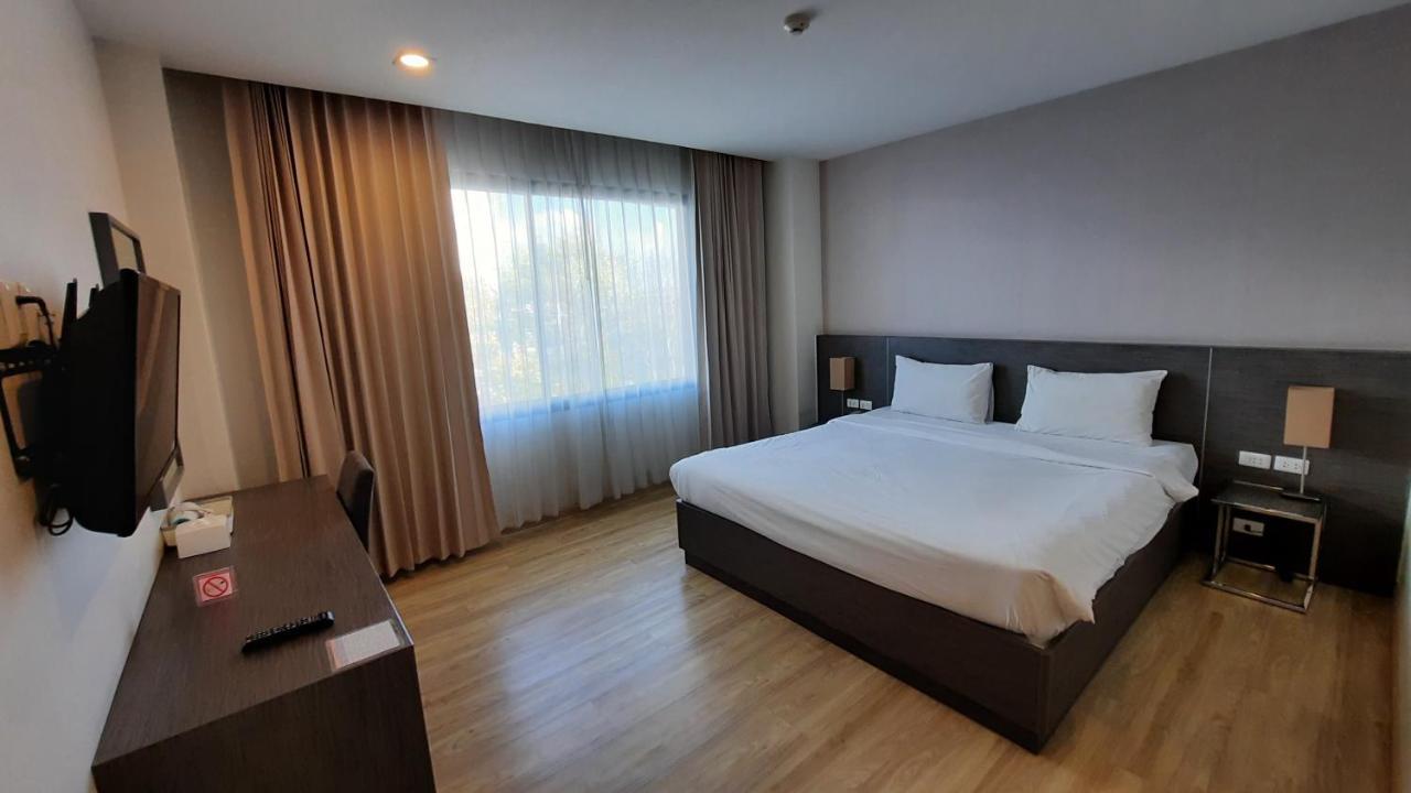 Leosor Hotel Nakhon Ratchasima Exterior photo