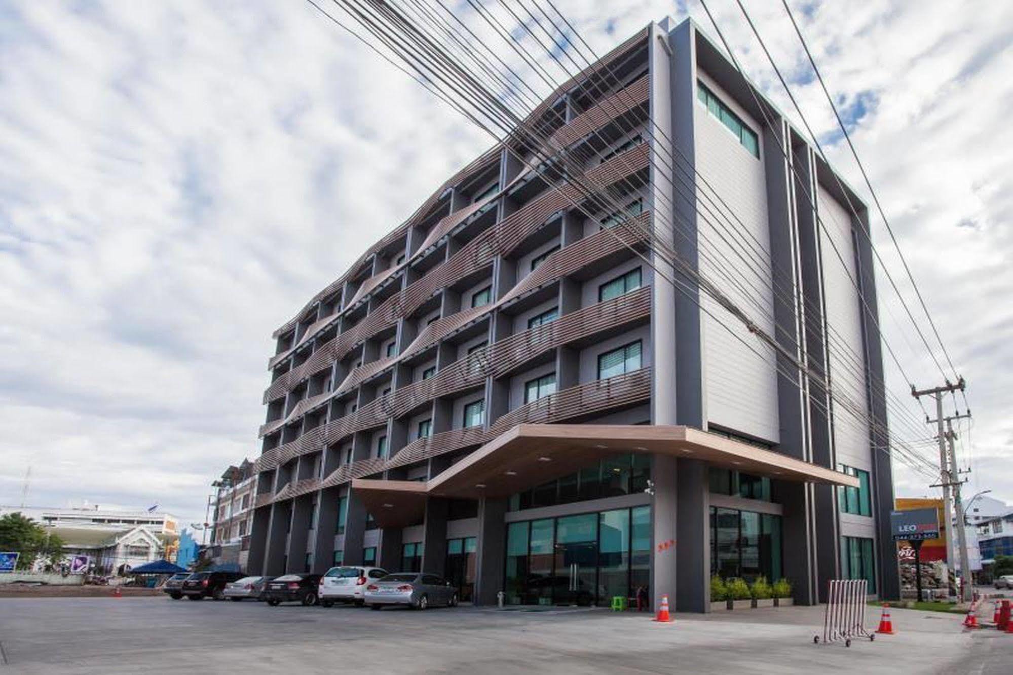 Leosor Hotel Nakhon Ratchasima Exterior photo